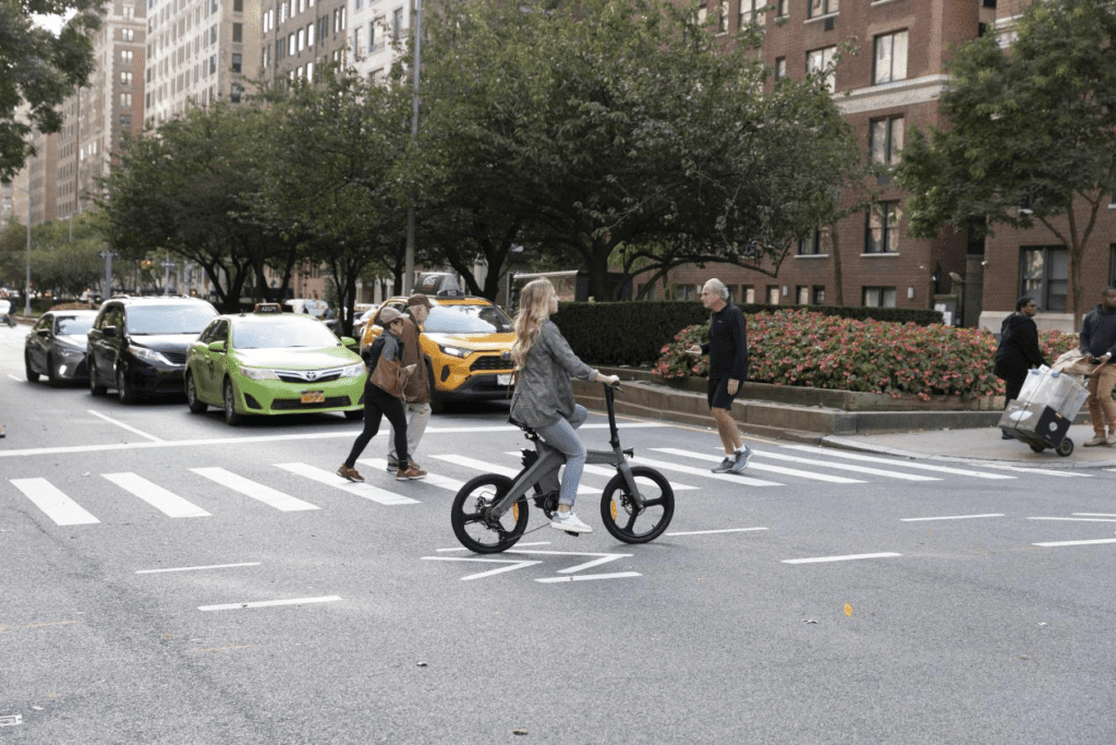 Bicicleta elétrica DYU T1: artesanato, tecnologia e natureza holandeses coexistem em harmonia